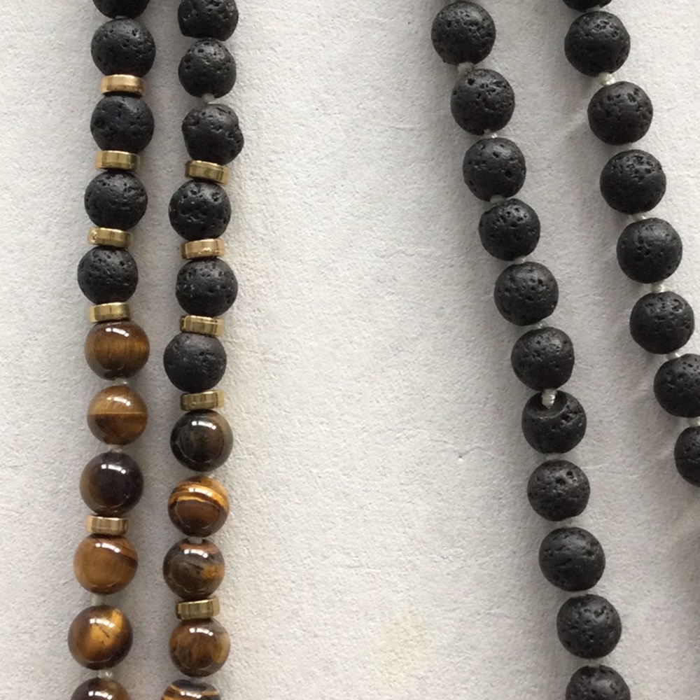 Beaded necklace with tassel - Picture 3 of 5